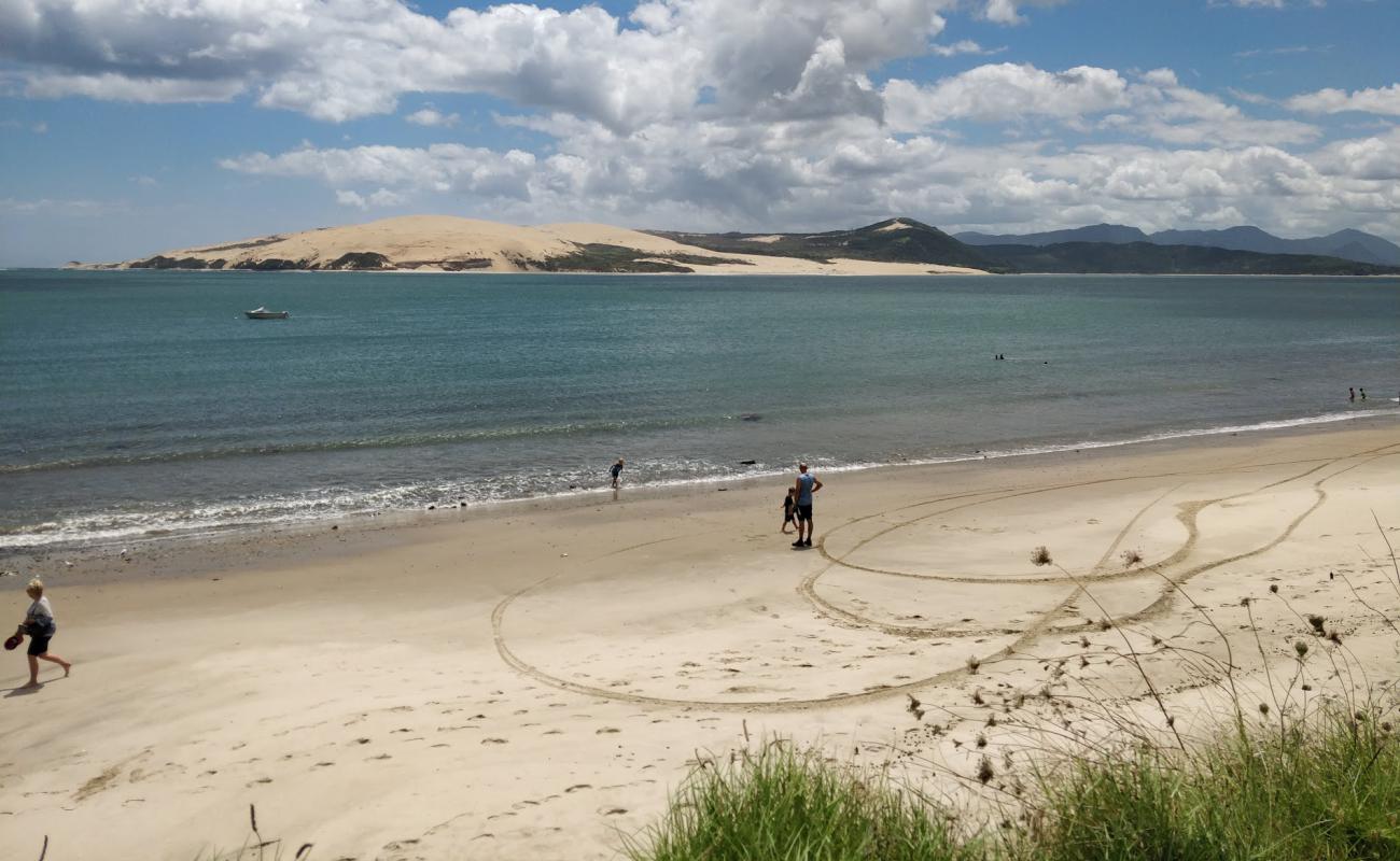 Lucy Baxter Beach'in fotoğrafı açık bej kum yüzey ile