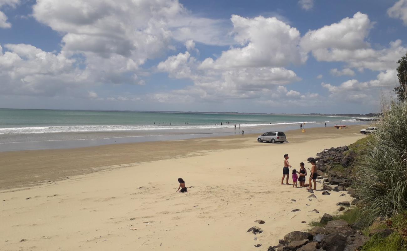 Ahipara Beach'in fotoğrafı i̇nce bej kum yüzey ile