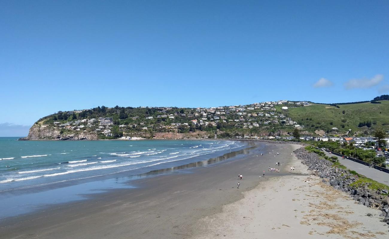 Sumner Beach'in fotoğrafı parlak kum yüzey ile