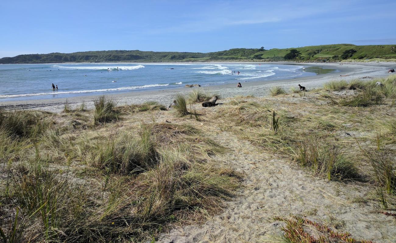 Tauranga Beach'in fotoğrafı parlak kum yüzey ile