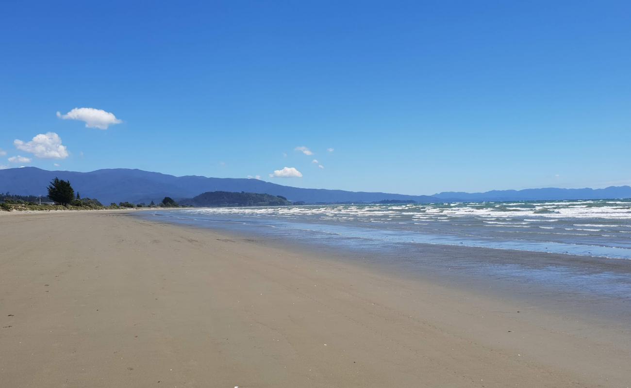 Pohara Beach'in fotoğrafı parlak kum yüzey ile