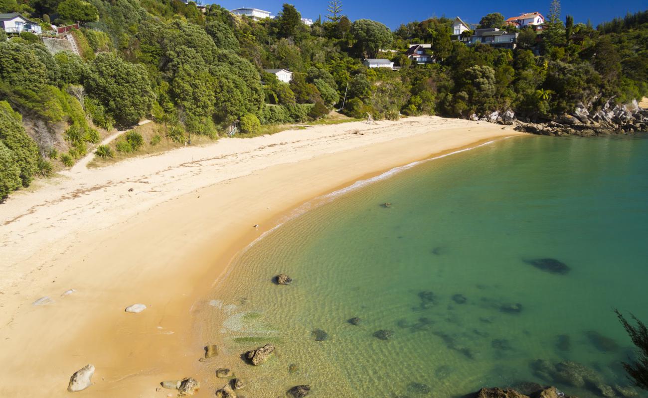 Breaker Bay Beach'in fotoğrafı parlak kum yüzey ile