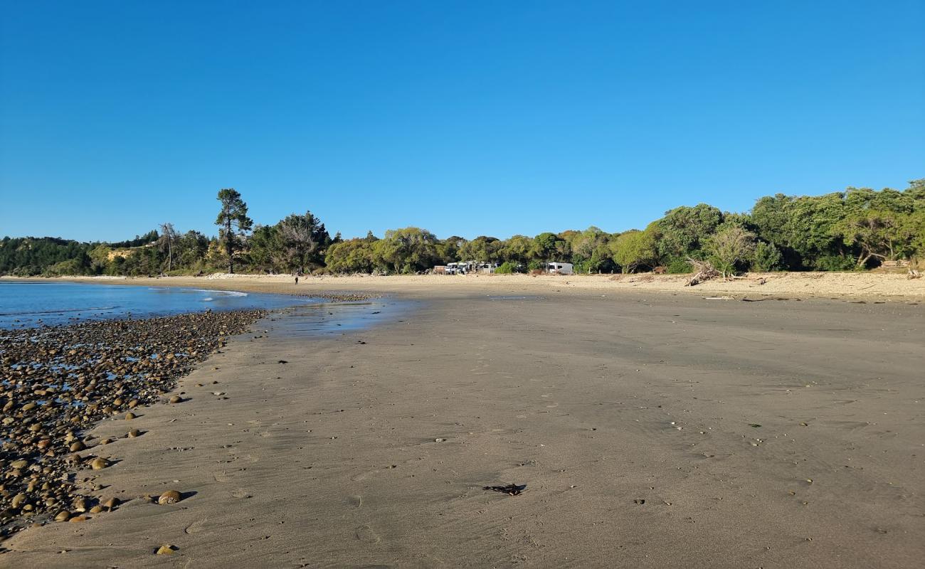 Kina Beach III'in fotoğrafı gri kum ve çakıl yüzey ile