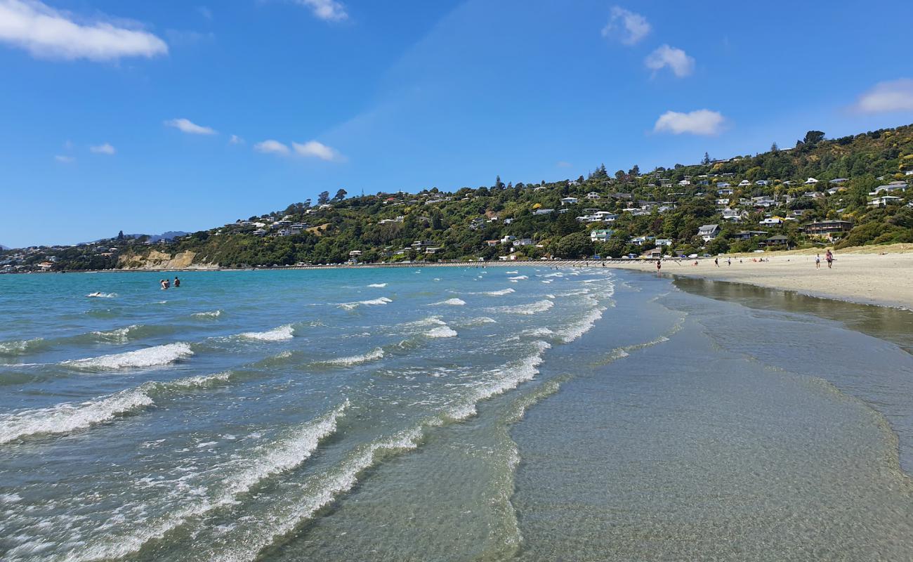 Tahunanui Beach'in fotoğrafı i̇nce bej kum yüzey ile