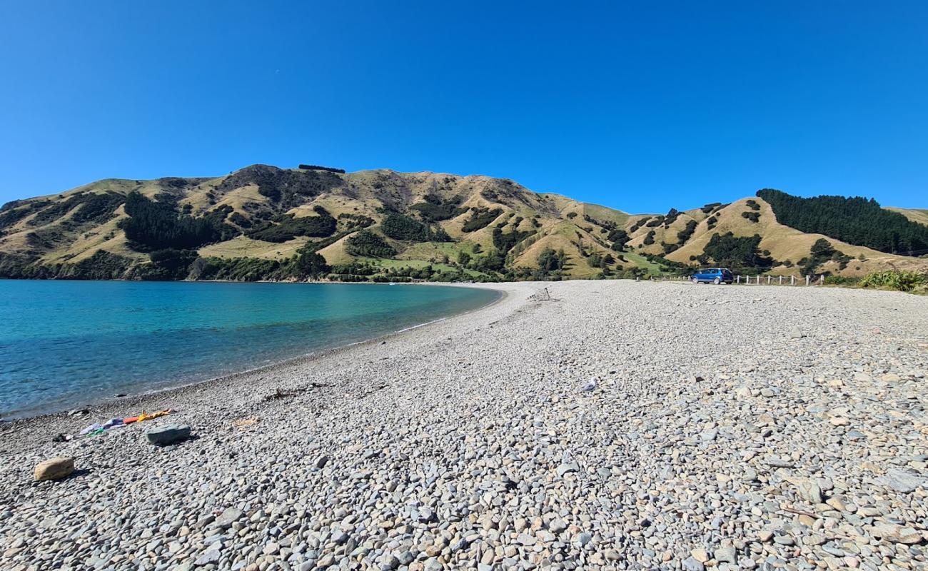 Cable Bay Beach'in fotoğrafı gri çakıl taşı yüzey ile