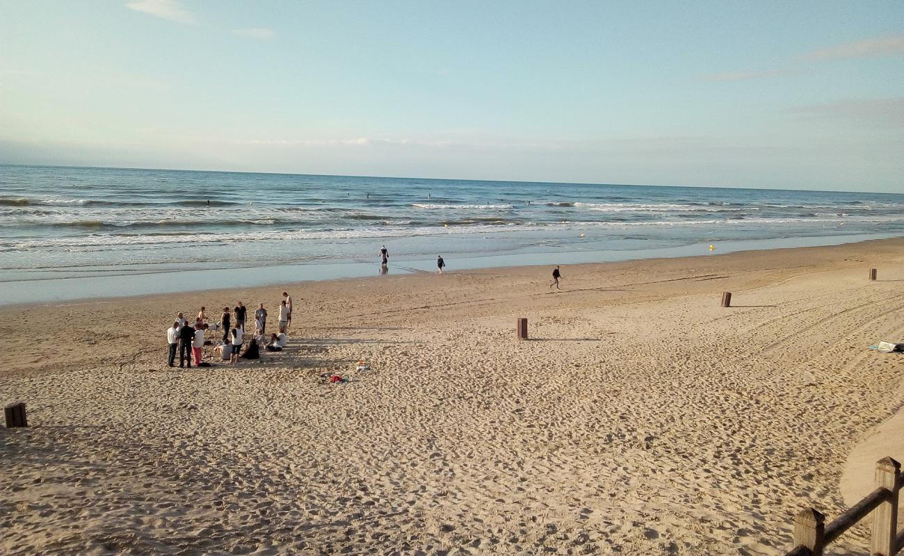 Plage Bray Dunes'in fotoğrafı açık bej kum yüzey ile