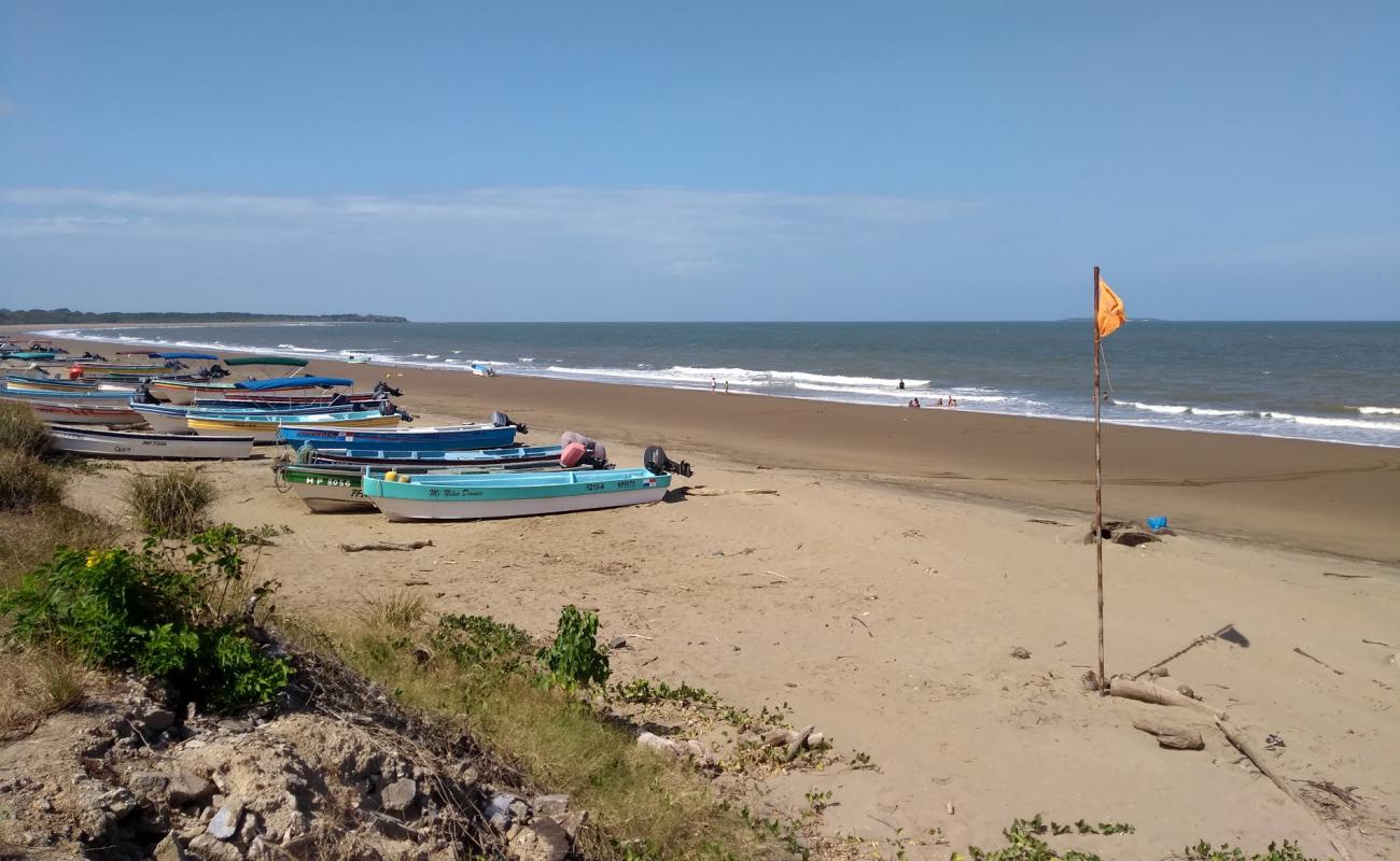 Playa El Arenal'in fotoğrafı kahverengi kum yüzey ile