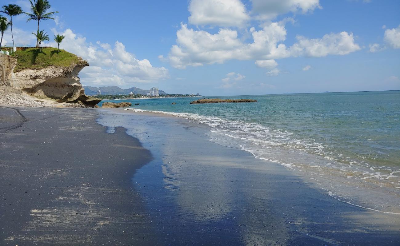 Costa Esmeralda II'in fotoğrafı gri kum yüzey ile
