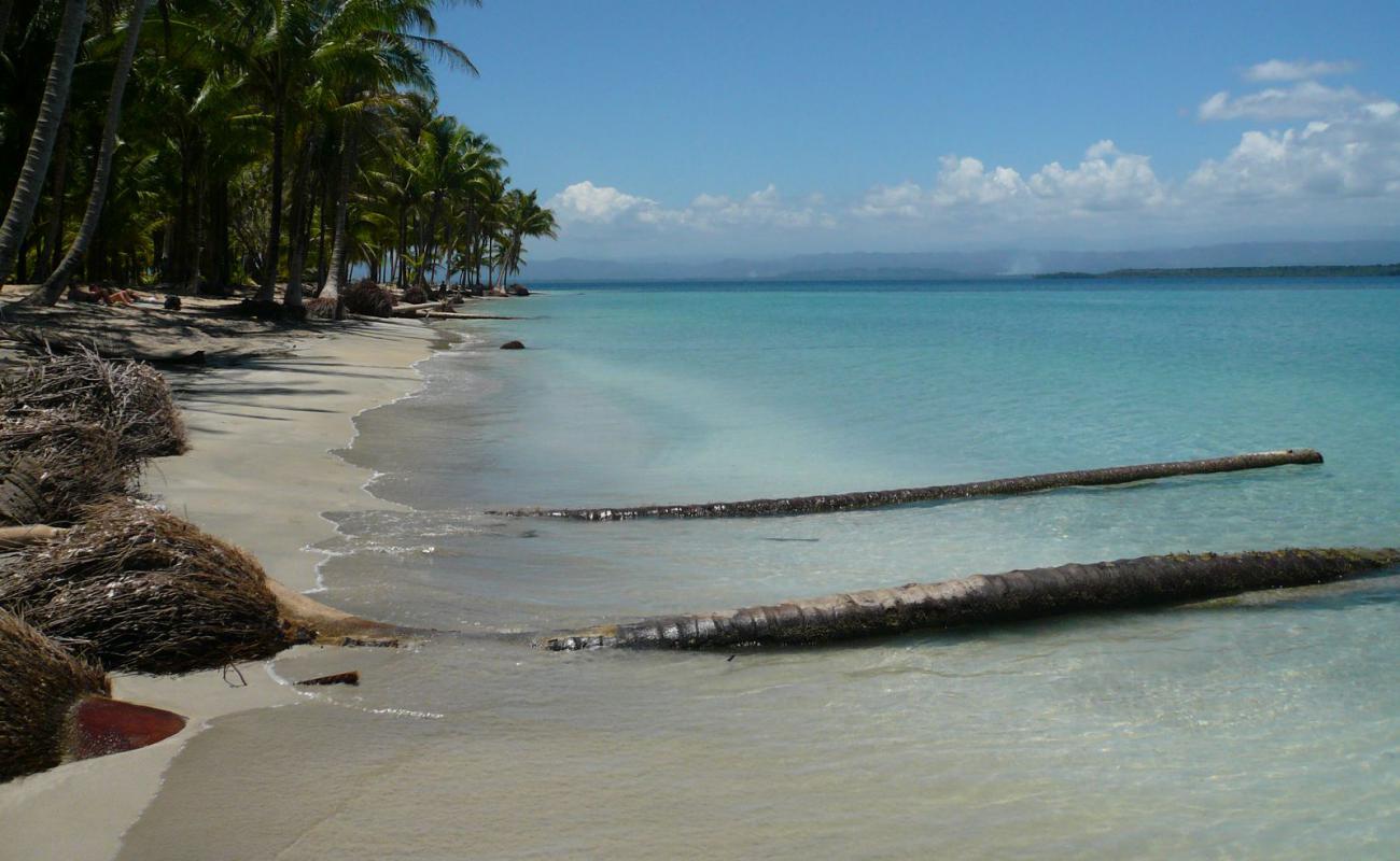 Tauren Beach'in fotoğrafı parlak kum yüzey ile