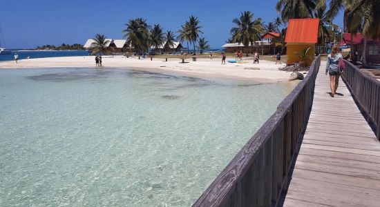 Waily Lodging beach