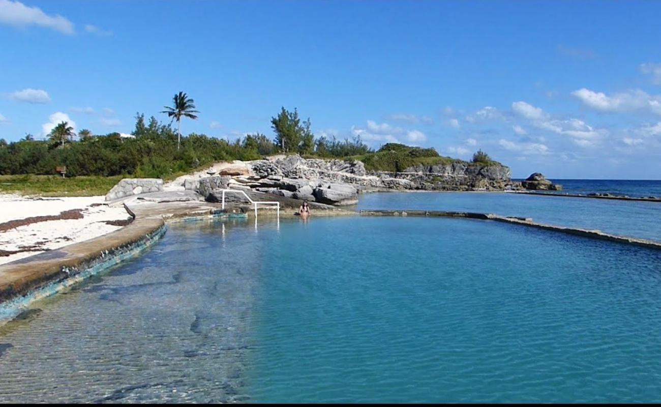 Cox's Bay'in fotoğrafı parlak kum ve kayalar yüzey ile