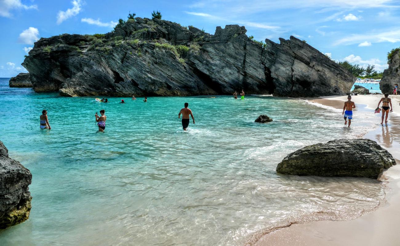 Butts Beach'in fotoğrafı parlak ince kum yüzey ile