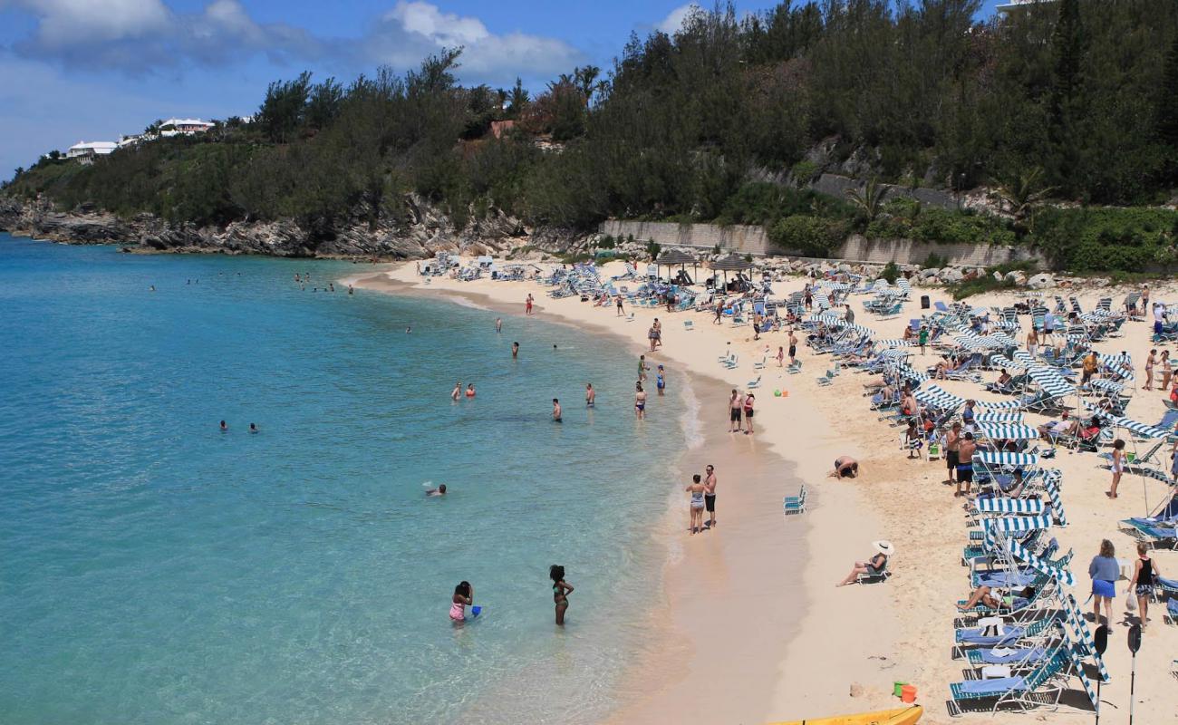 East Whale Bay Beach'in fotoğrafı pembe kum yüzey ile