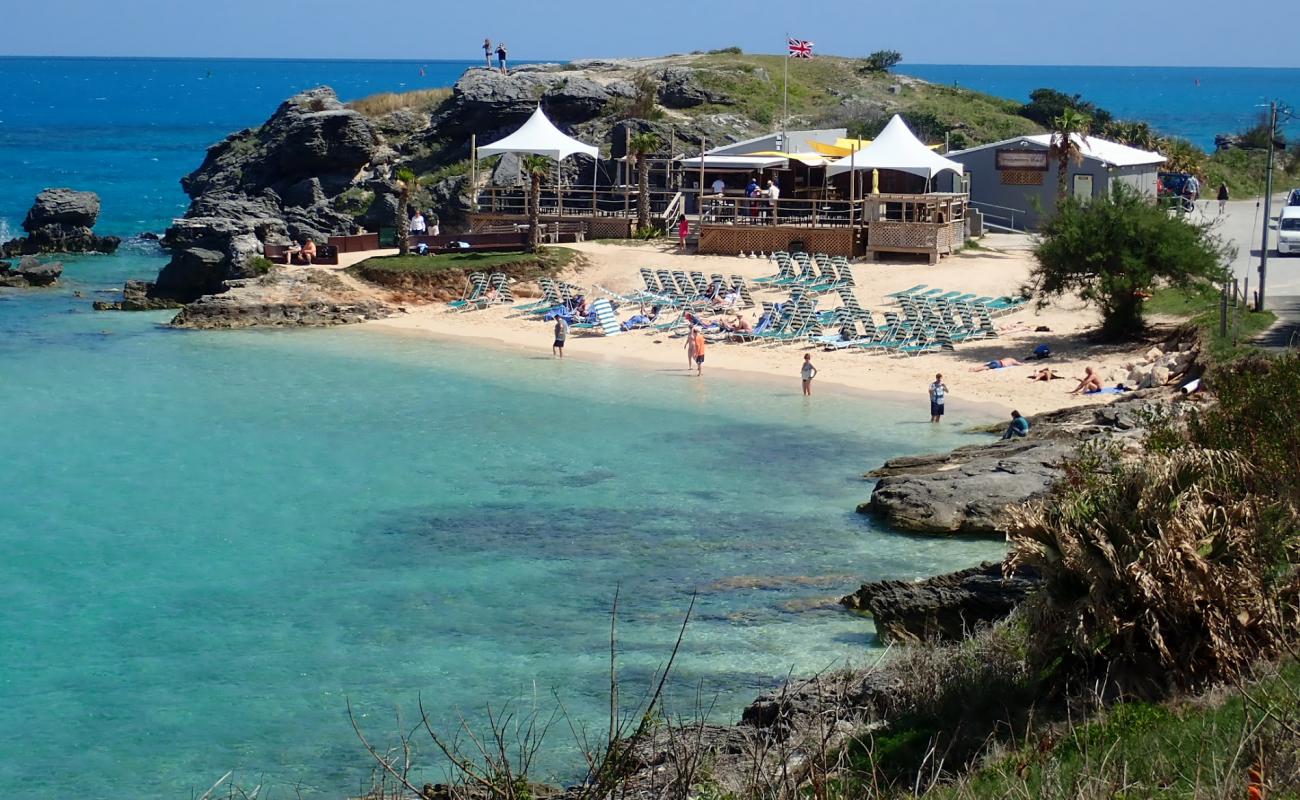 Tobacco Bay Beach'in fotoğrafı parlak kum yüzey ile