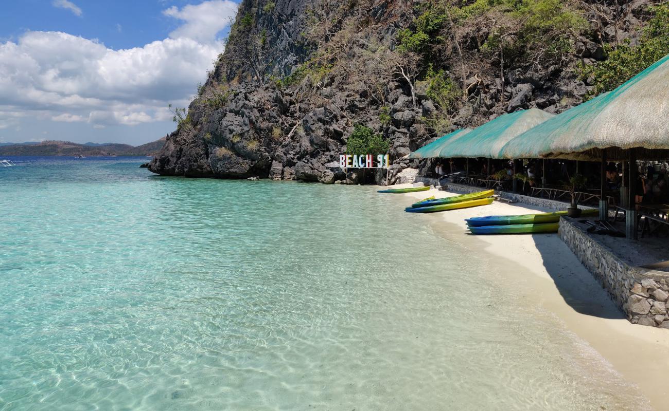 Beach 91'in fotoğrafı açık bej kum yüzey ile