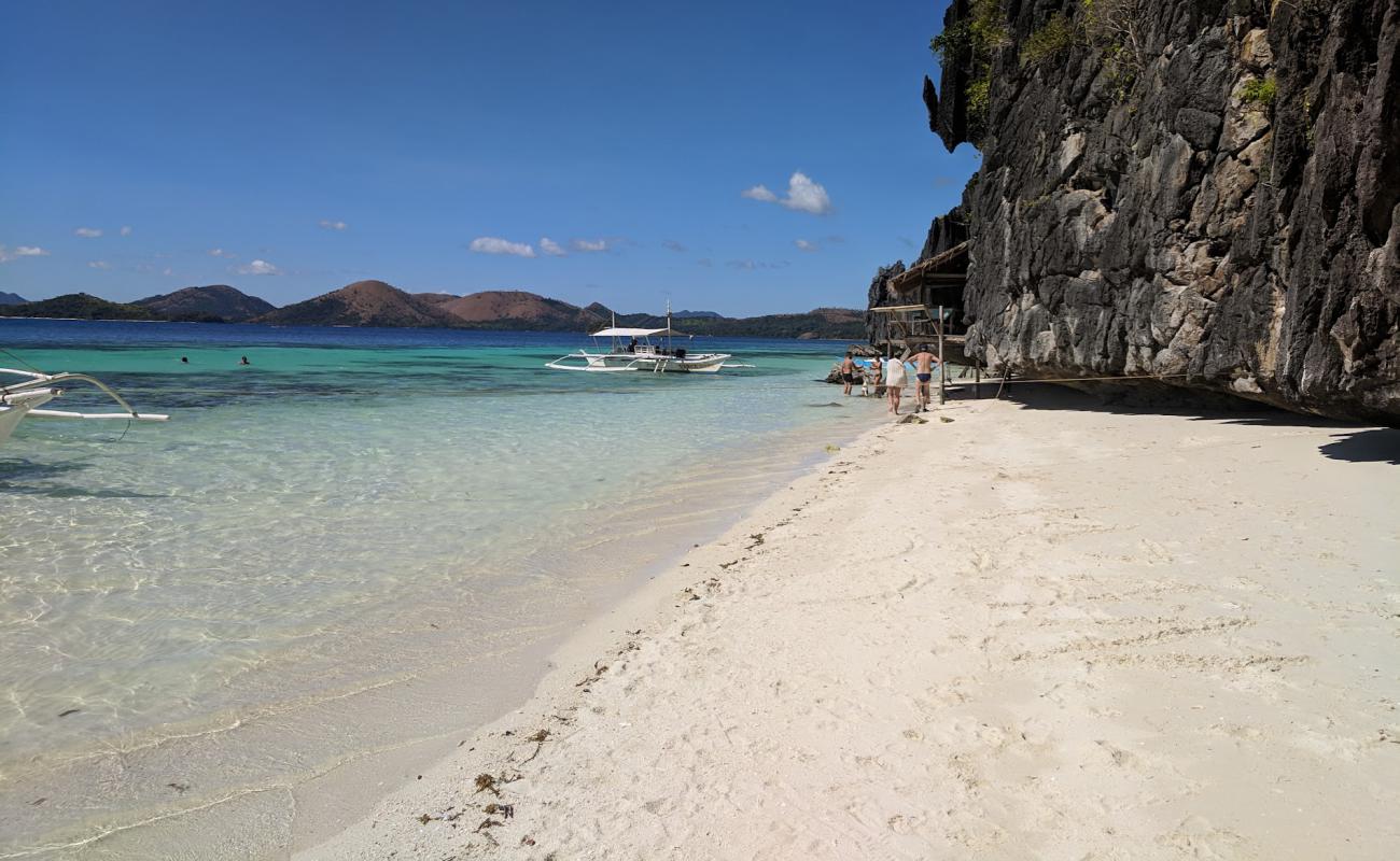 Atwayan Beach'in fotoğrafı açık bej kum yüzey ile