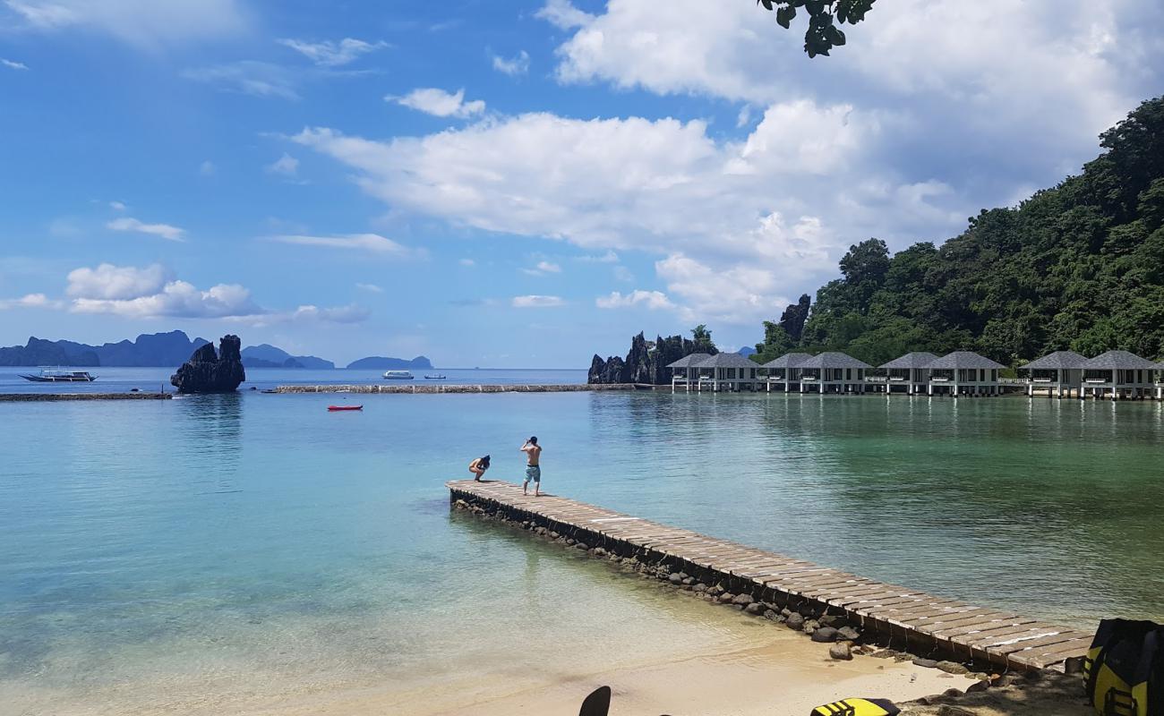 Lagen Island Beach'in fotoğrafı parlak kum yüzey ile