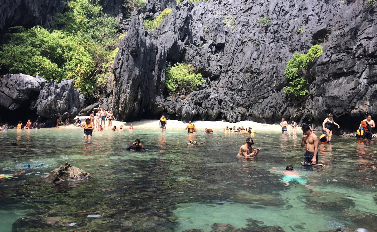 Secret Beach II'in fotoğrafı açık bej kum yüzey ile