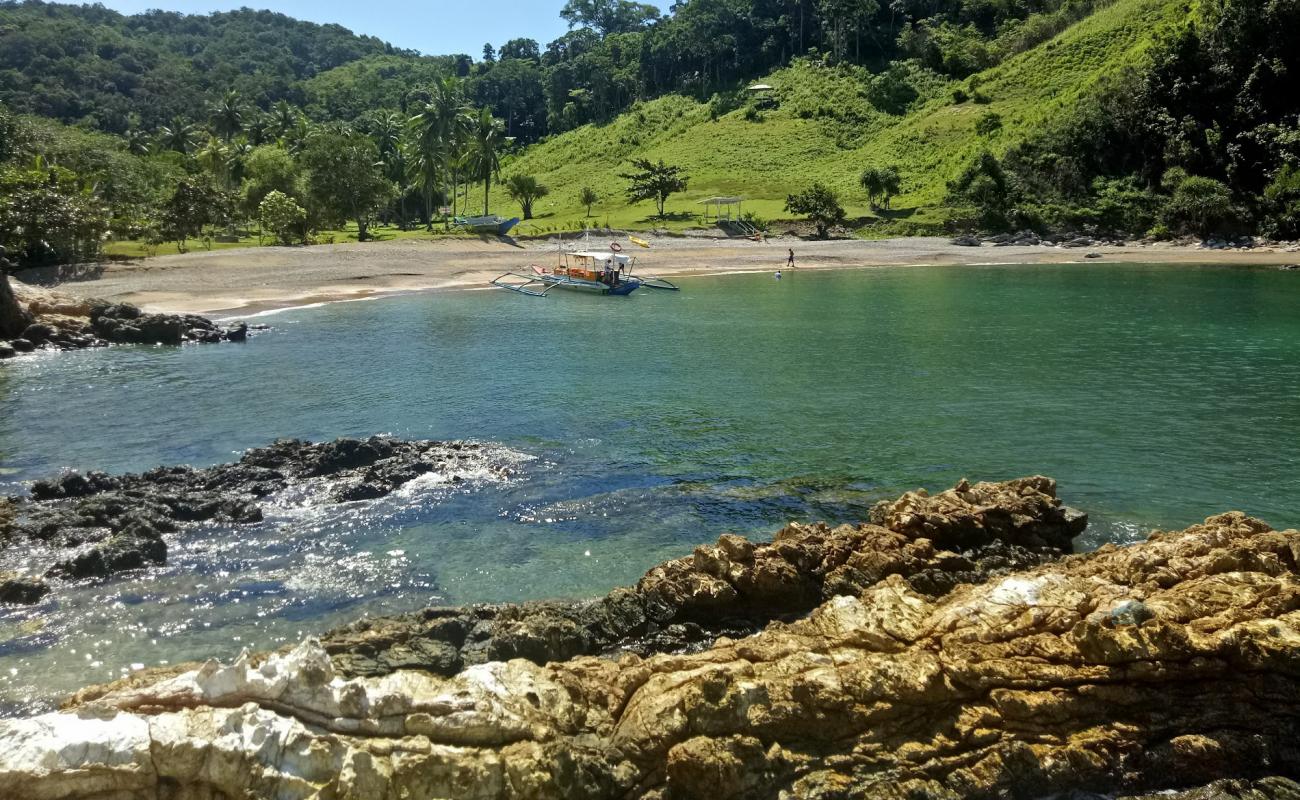 Isla Echague Resort Beach'in fotoğrafı gri kum ve çakıllar yüzey ile