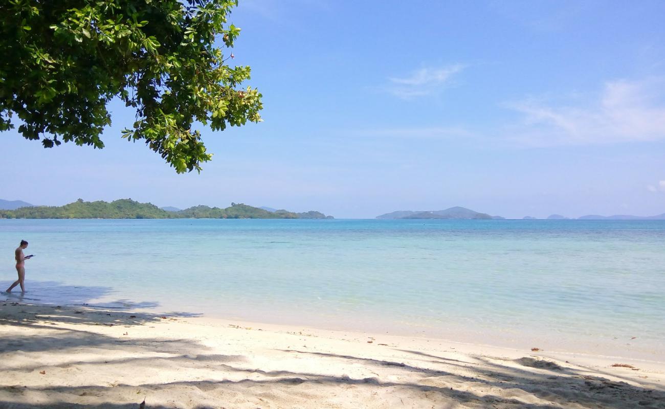 New Capari Beach'in fotoğrafı parlak kum yüzey ile