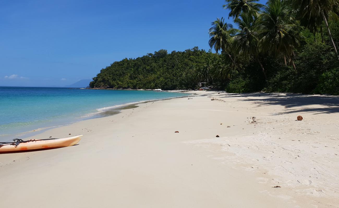 Tandan Beach'in fotoğrafı parlak kum yüzey ile