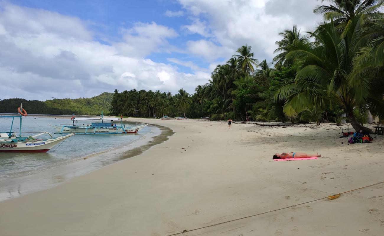 Mahilamonen Beach'in fotoğrafı i̇nce bej kum yüzey ile