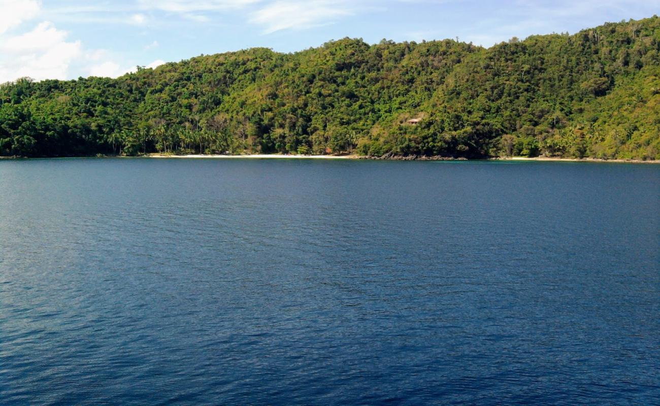 Bitaog Beach'in fotoğrafı açık bej kum yüzey ile