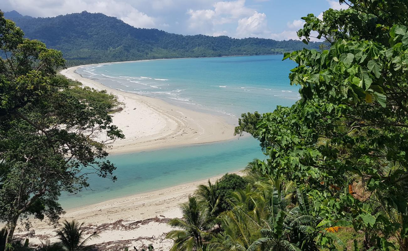 Caruray Beach'in fotoğrafı açık bej kum yüzey ile