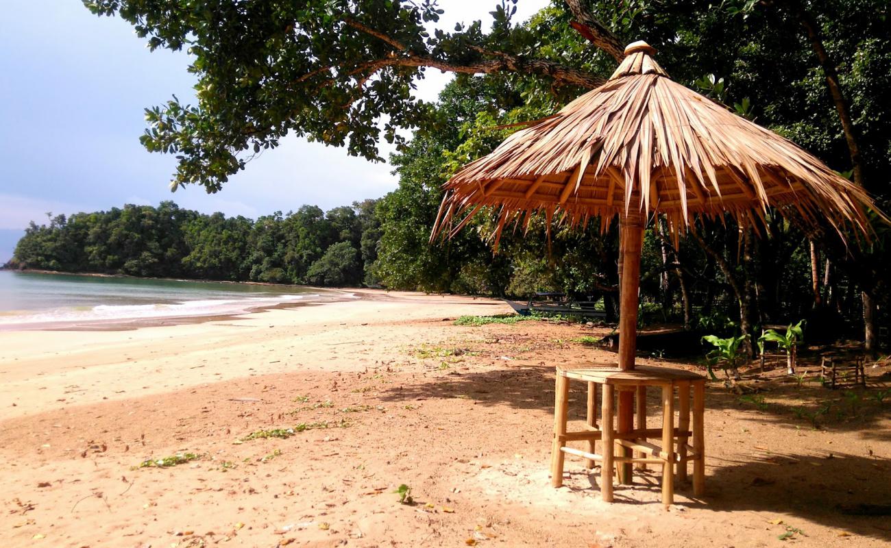 Panaguman Beach'in fotoğrafı açık bej kum yüzey ile