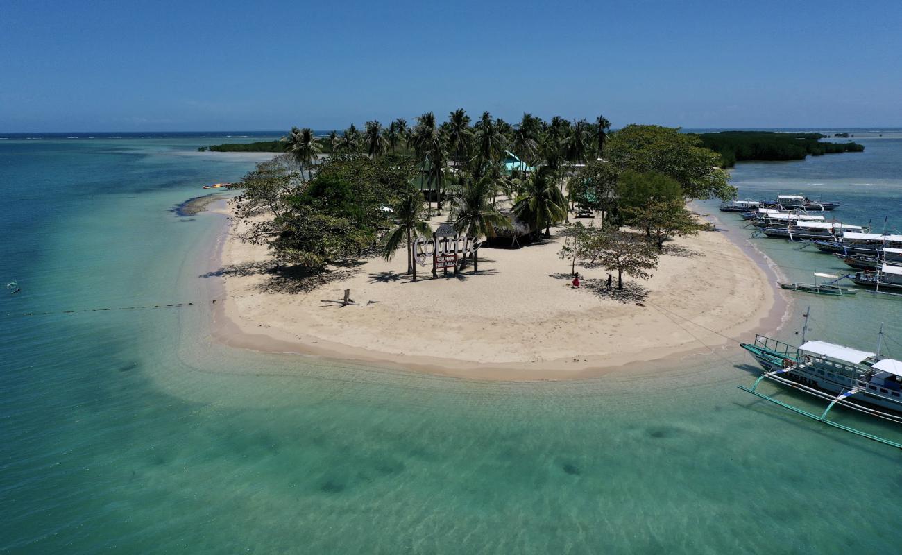 Ramesamey Island Beach'in fotoğrafı parlak ince kum yüzey ile