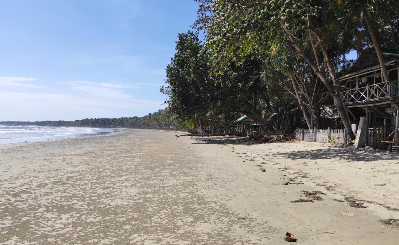 Caramay Beach'in fotoğrafı parlak kum yüzey ile