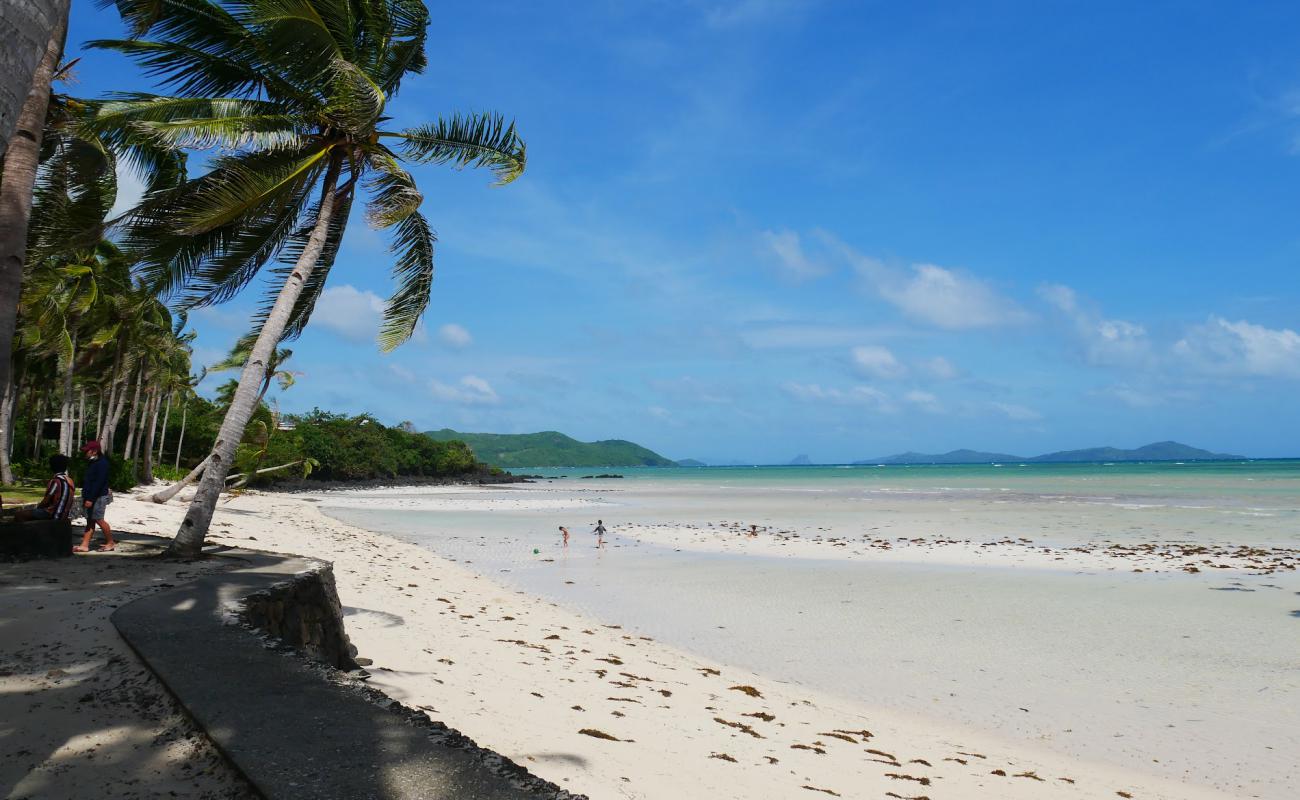 Sader Beach'in fotoğrafı beyaz kum yüzey ile