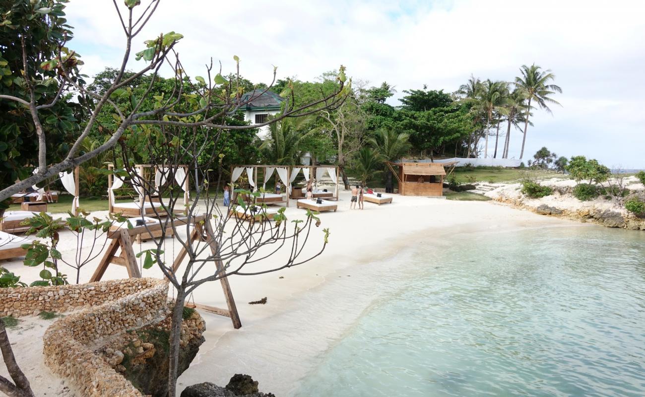 Kama Beach Club'in fotoğrafı i̇nce bej kum yüzey ile