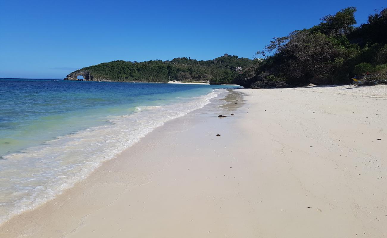 Savoy Beach'in fotoğrafı parlak ince kum yüzey ile