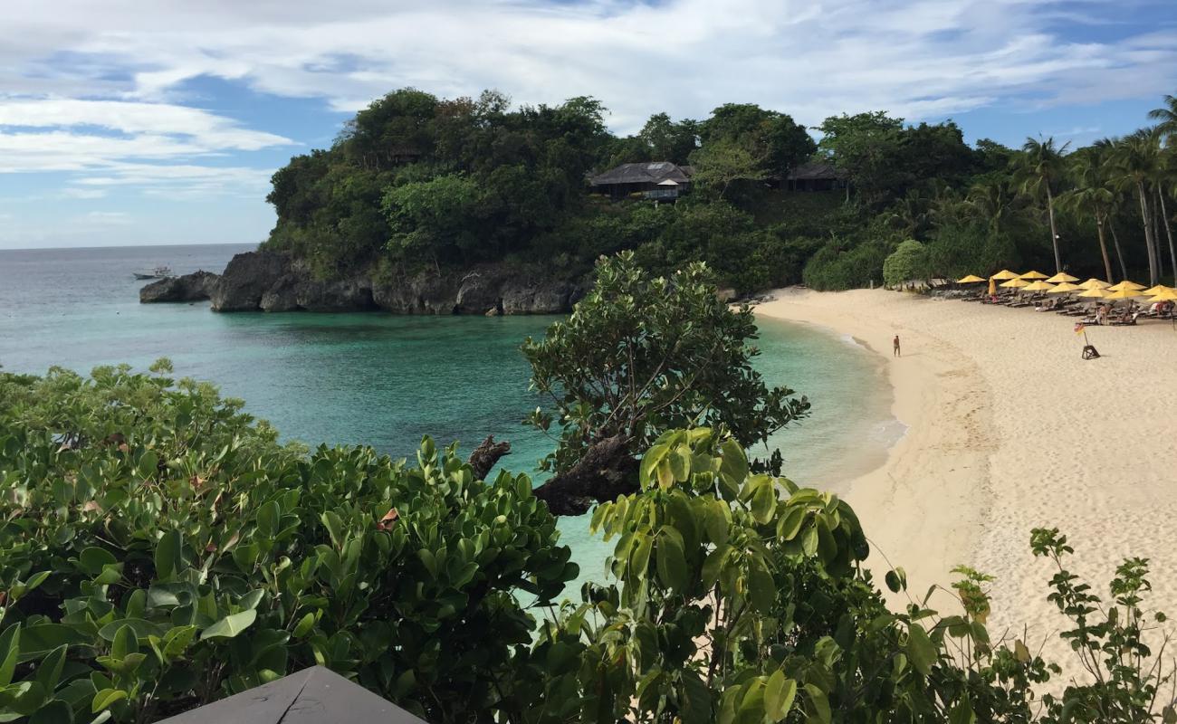 Banyugan Beach'in fotoğrafı parlak kum yüzey ile