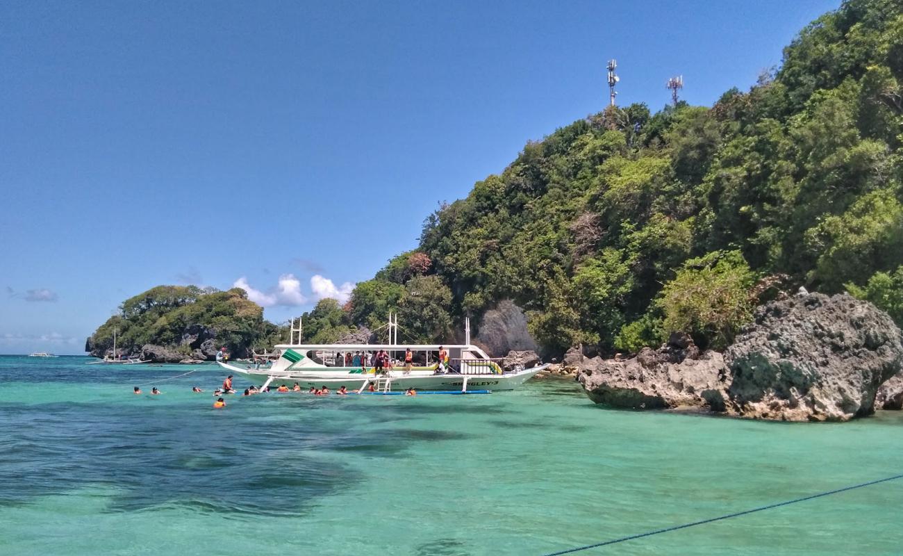 Balinghai Beach'in fotoğrafı beyaz kum yüzey ile