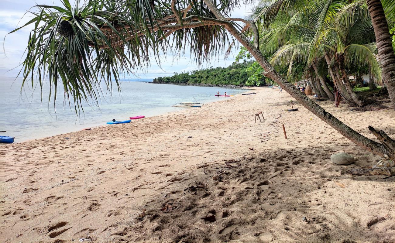 Banilad Beach'in fotoğrafı hafif ince çakıl taş yüzey ile