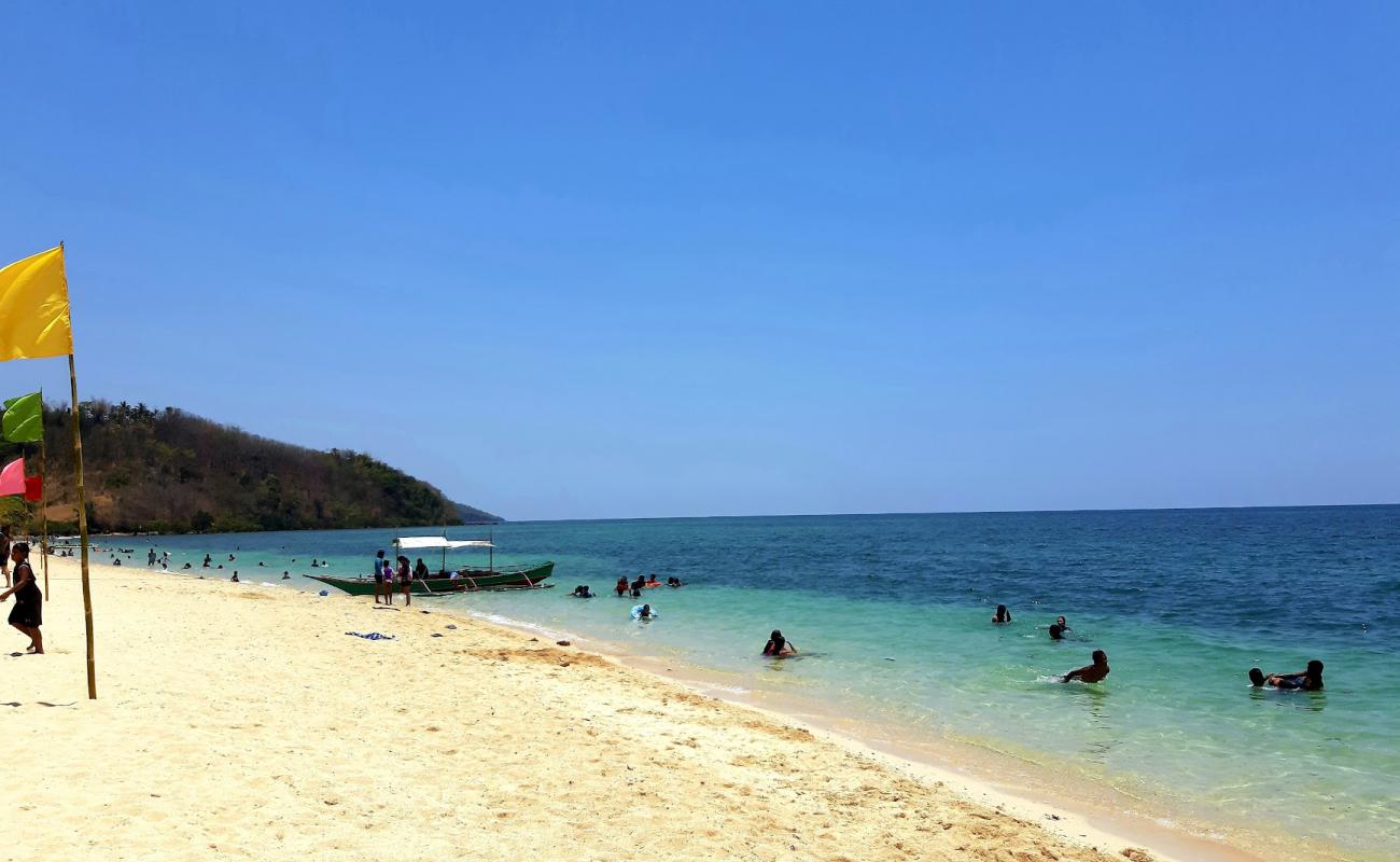 Buktot Beach'in fotoğrafı açık bej kum yüzey ile
