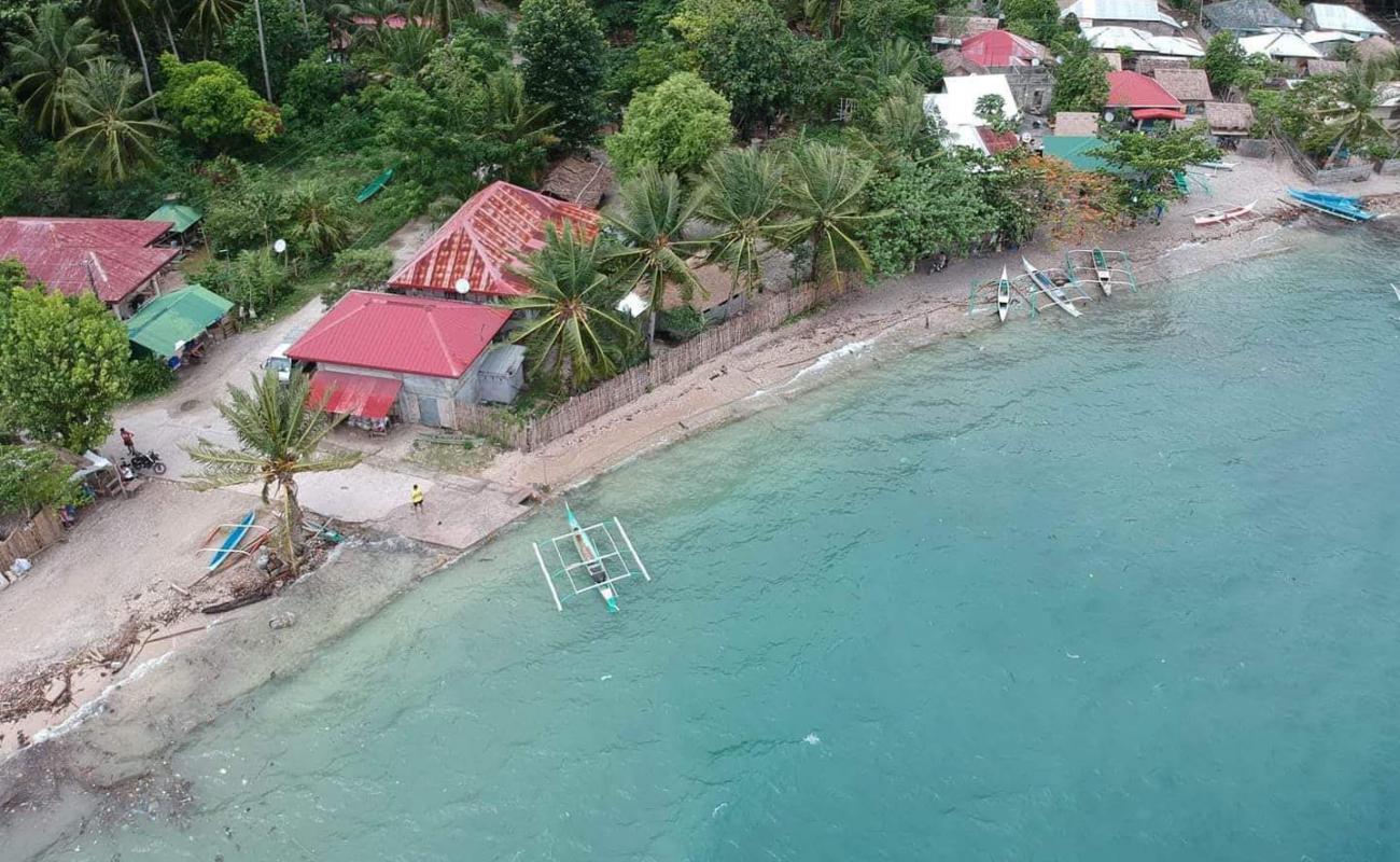 Balatasan Beach Resort'in fotoğrafı çakıl ile kum yüzey ile