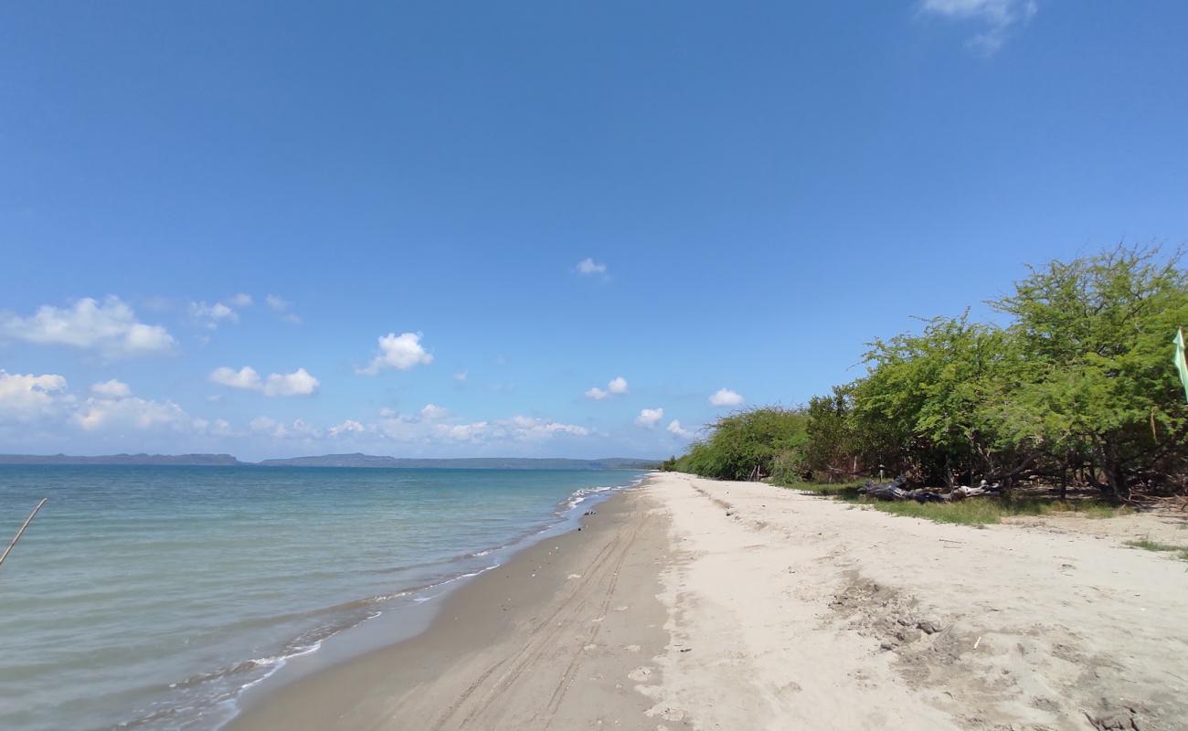 Sibalat Beach'in fotoğrafı açık bej kum yüzey ile