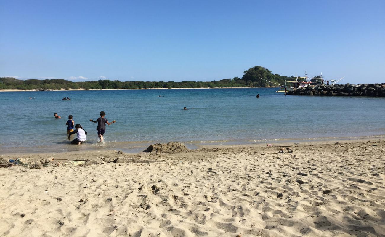 Tayamaan Beach'in fotoğrafı açık bej kum yüzey ile