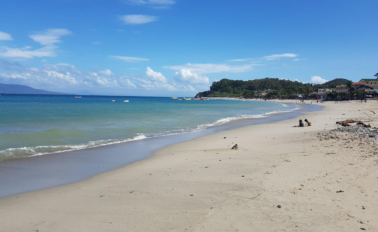 White Beach'in fotoğrafı parlak kum yüzey ile