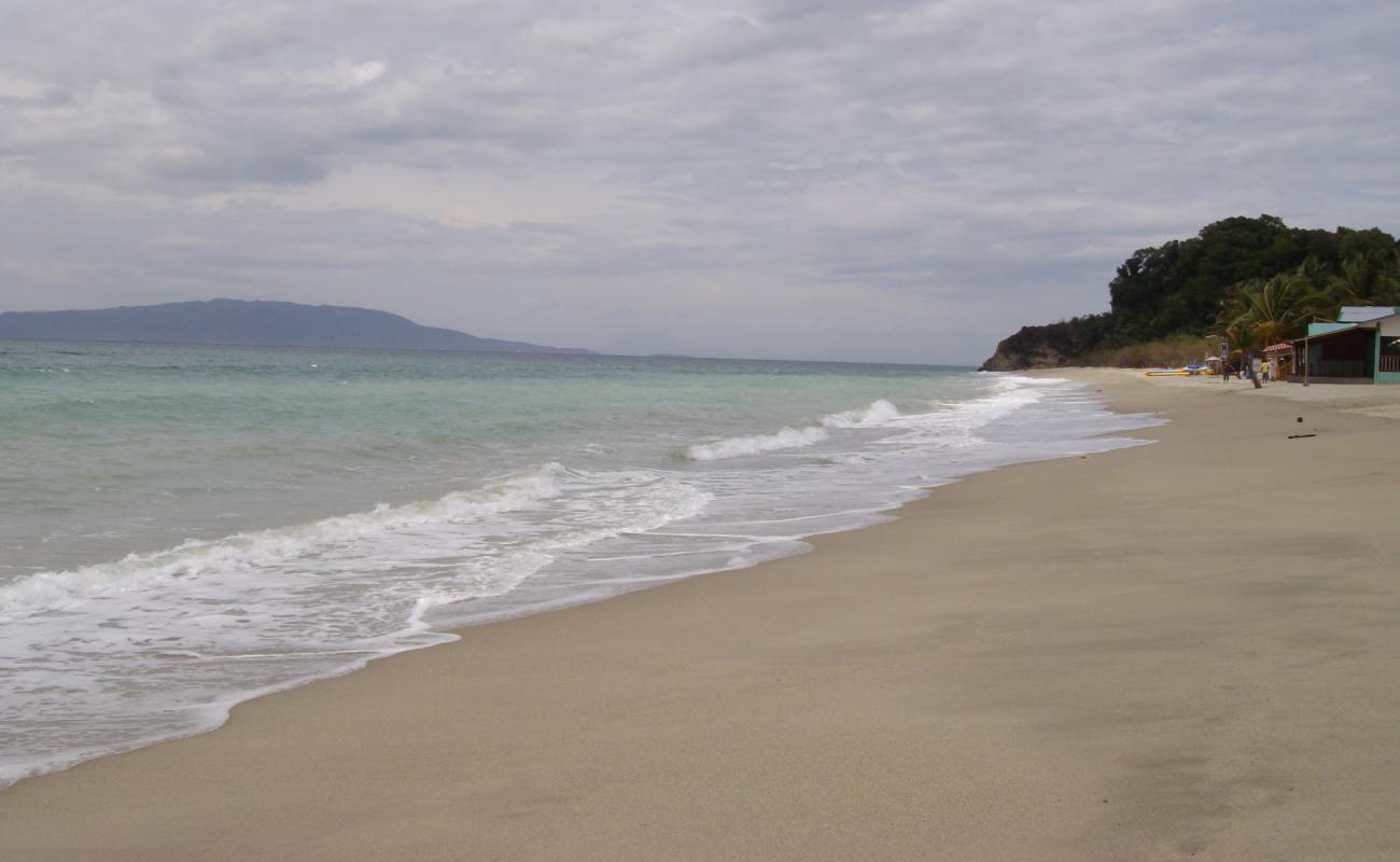 Bayanan Beach'in fotoğrafı açık bej kum yüzey ile