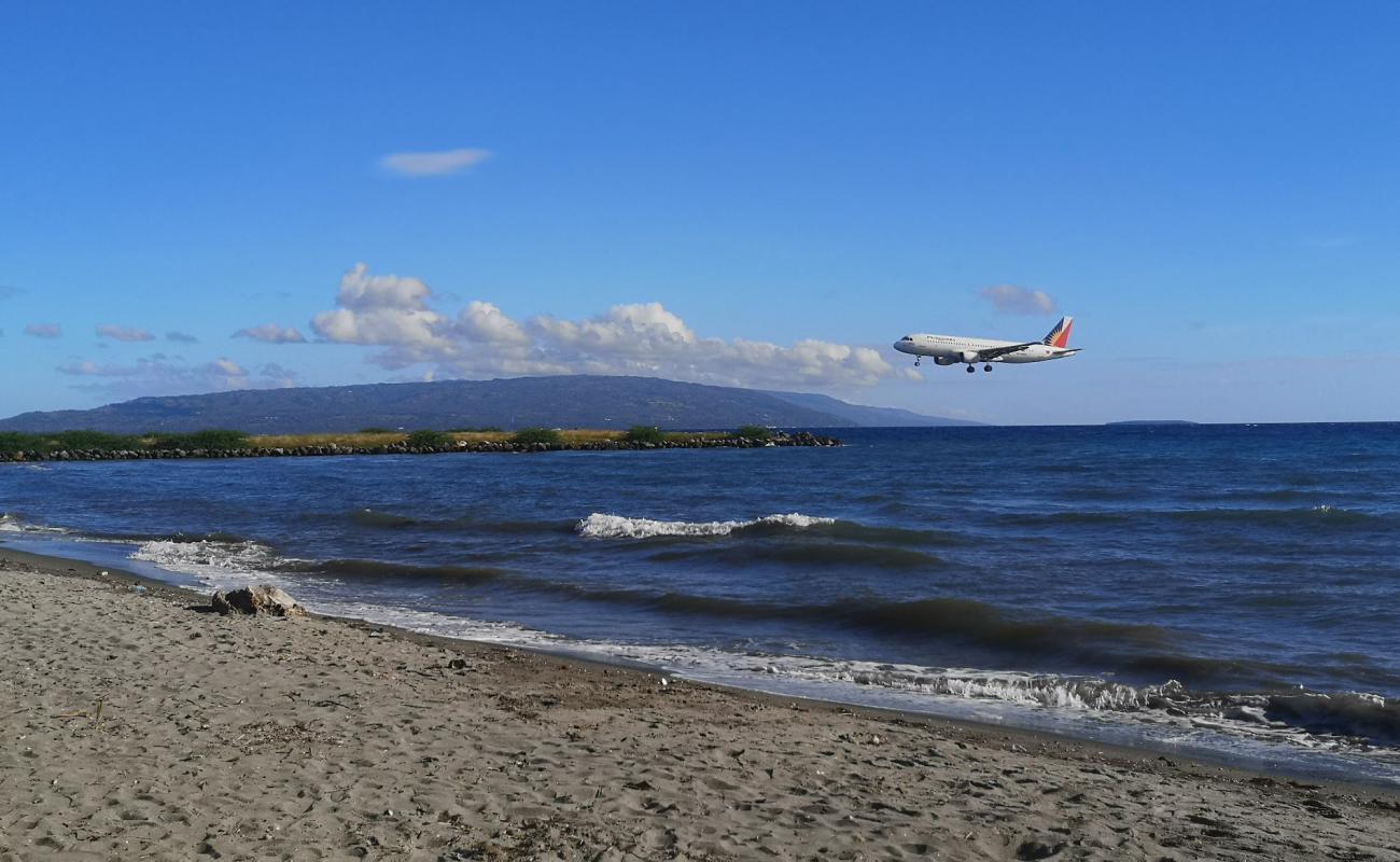 Silliman Beach'in fotoğrafı gri kum yüzey ile