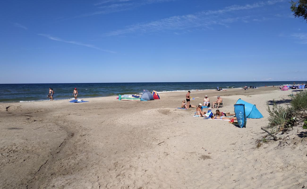 Gaski Beach'in fotoğrafı parlak kum yüzey ile