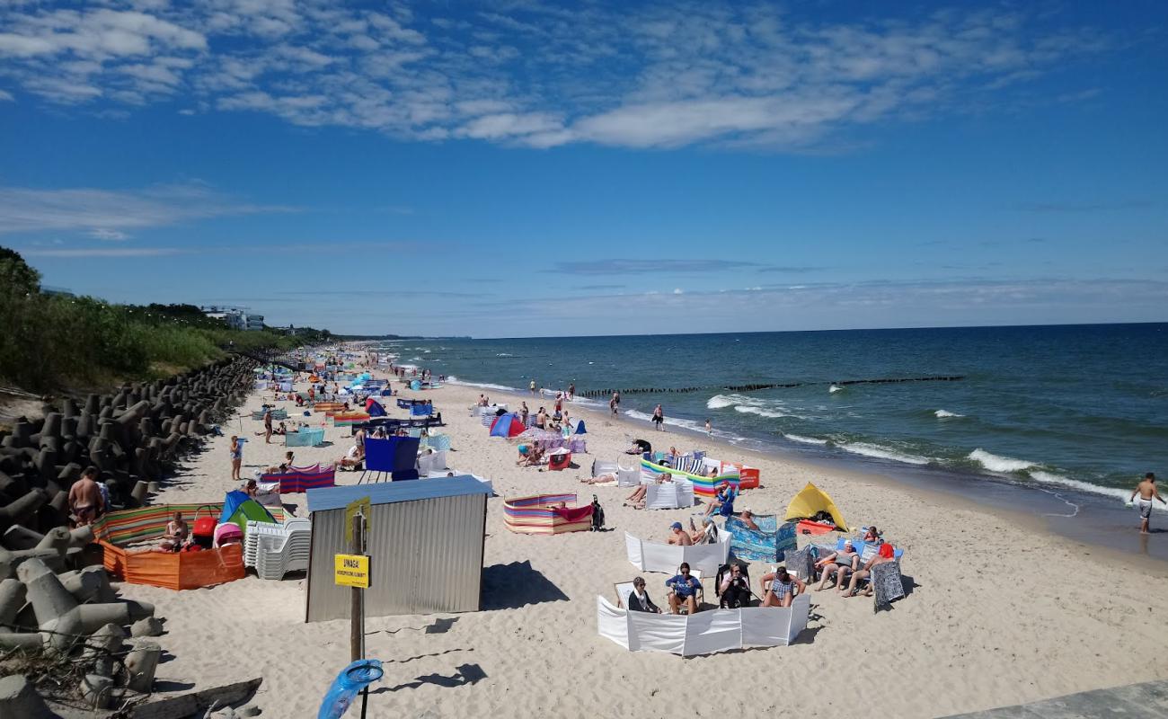 Mielno Beach'in fotoğrafı parlak ince kum yüzey ile