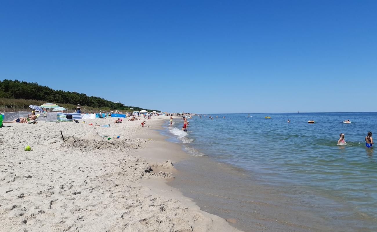 Jurata Beach'in fotoğrafı i̇nce bej kum yüzey ile