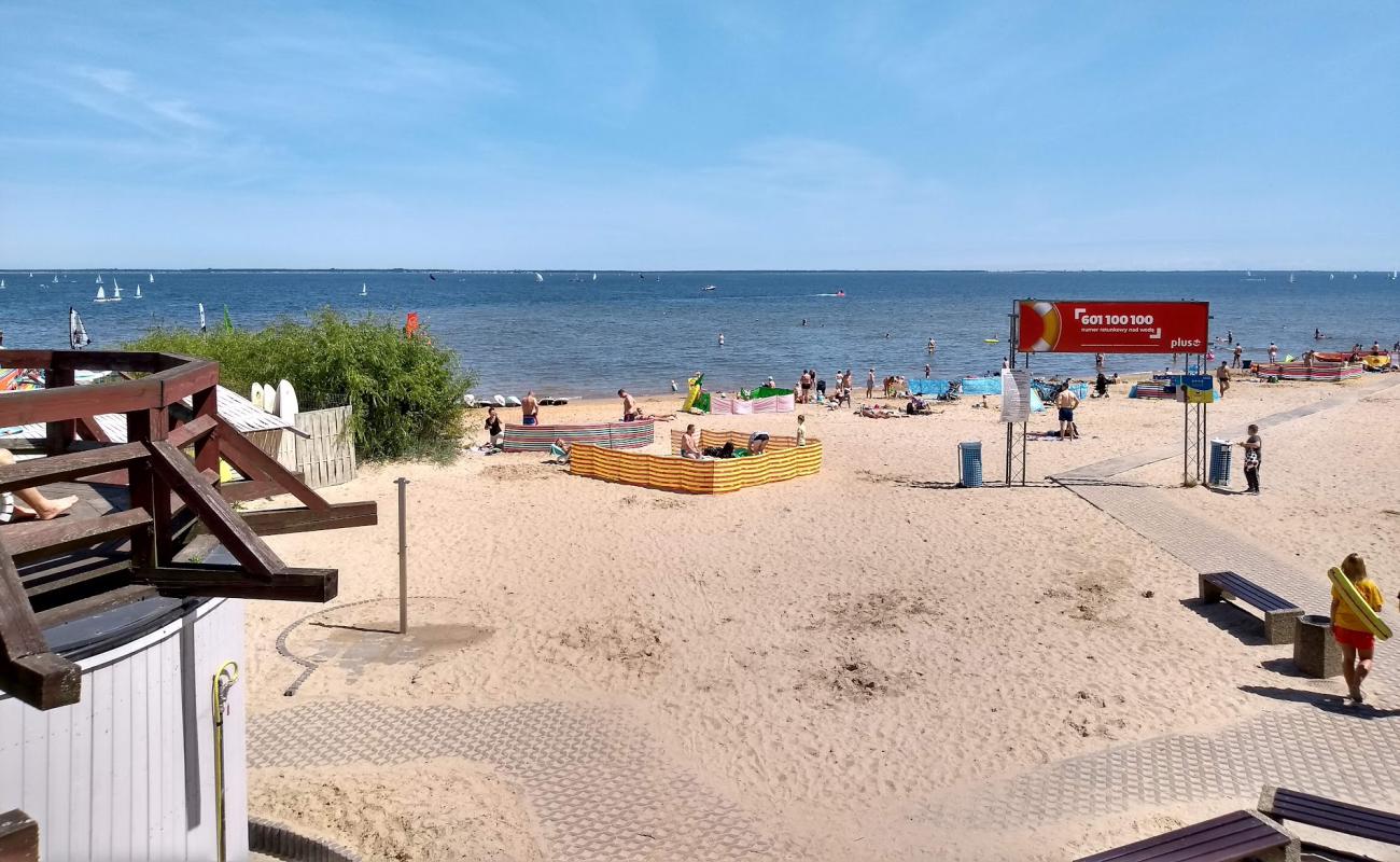 Puck Beach'in fotoğrafı i̇nce bej kum yüzey ile