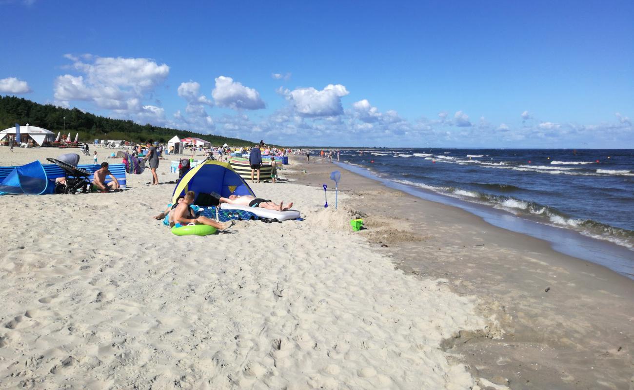 Jantar beach'in fotoğrafı beyaz kum yüzey ile