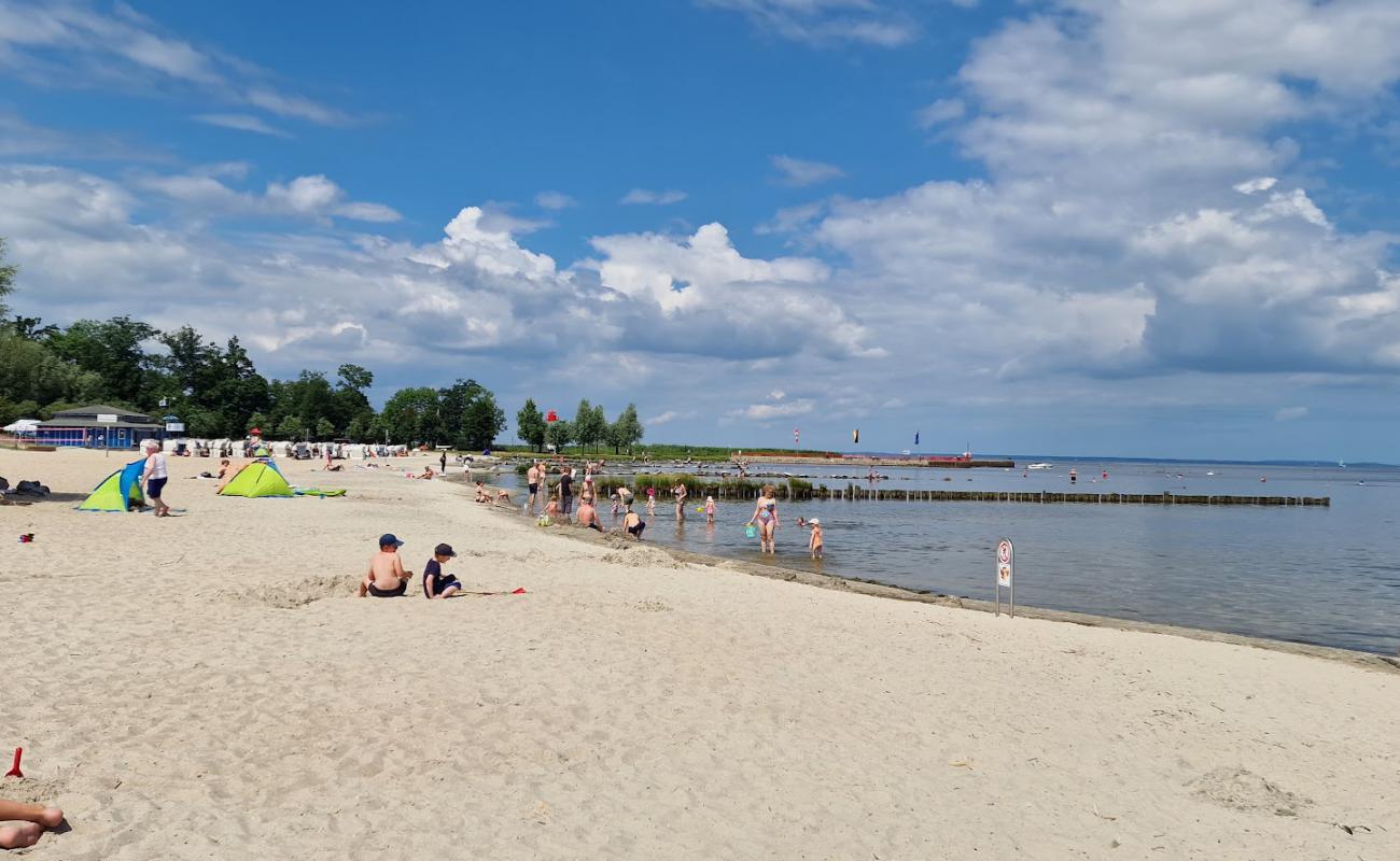 Ueckermünde Plajı'in fotoğrafı parlak kum yüzey ile